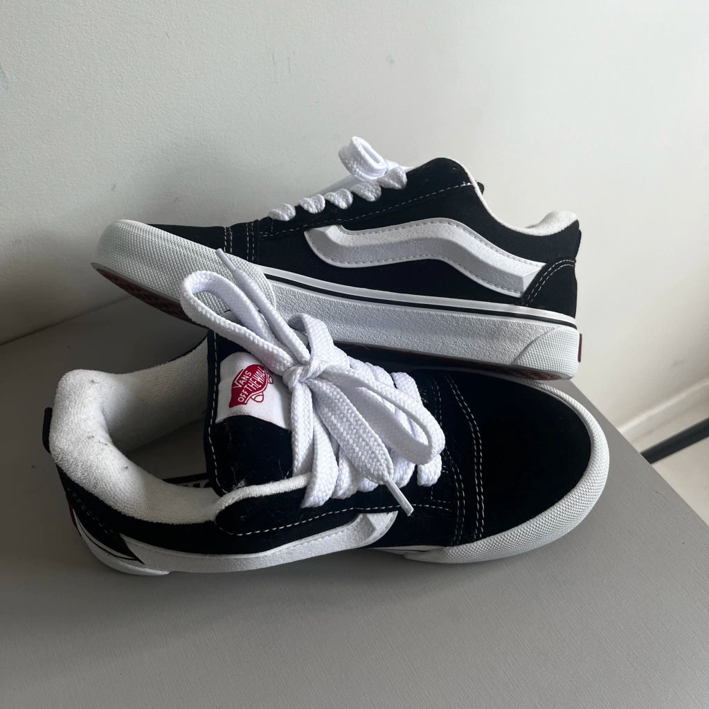 Tênis Vans KNU